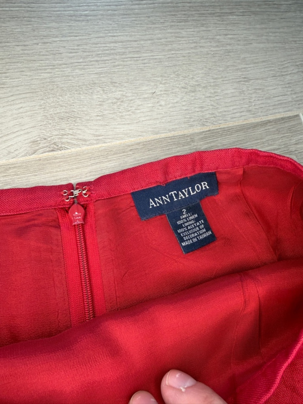 Ann Taylor Red Linen Floral Embroidered Beaded Pencil Skirt Sz 2 - Picture 6 of 10